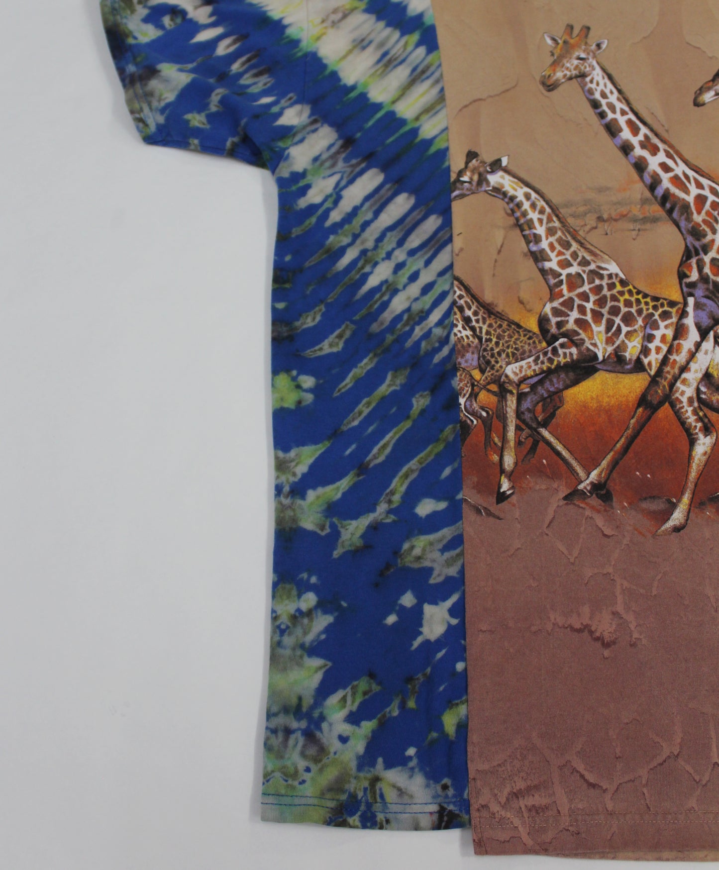 Giraffe Tee size L