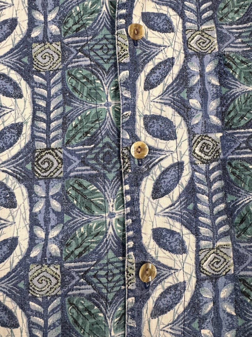 Hawaiian Tiles Triple Shirt Size XL