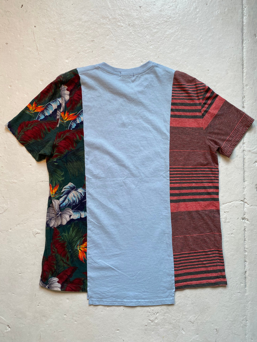 Spring Break Triptych Tee 5035 size L