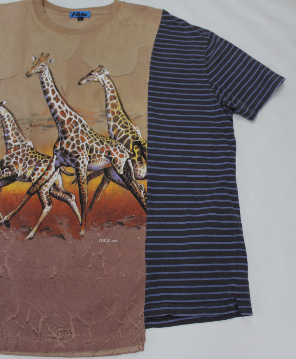 Giraffe Tee size L